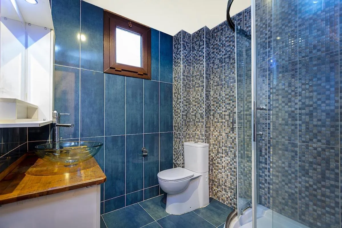 3Min To The Historical Elevator,Quiet And Peaceful Apartment Izmir Turkey