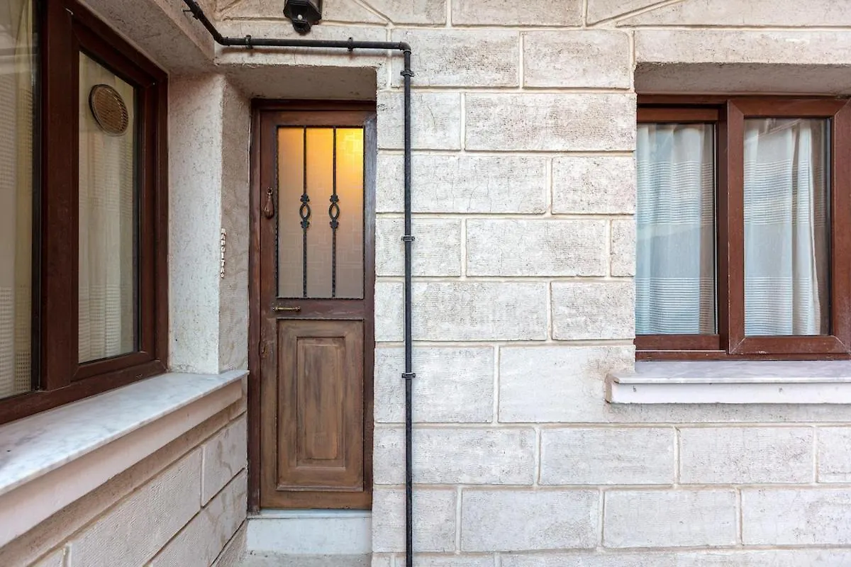 3Min To The Historical Elevator,Quiet And Peaceful Apartment Izmir Turkey