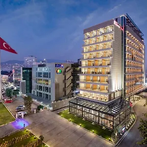 4* فندق هيلتون جاردن إن أزمير بايراكلي