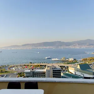 Bueyuek Apartment